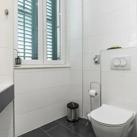 Casa de hóspedes Seabed Rooms1 Split